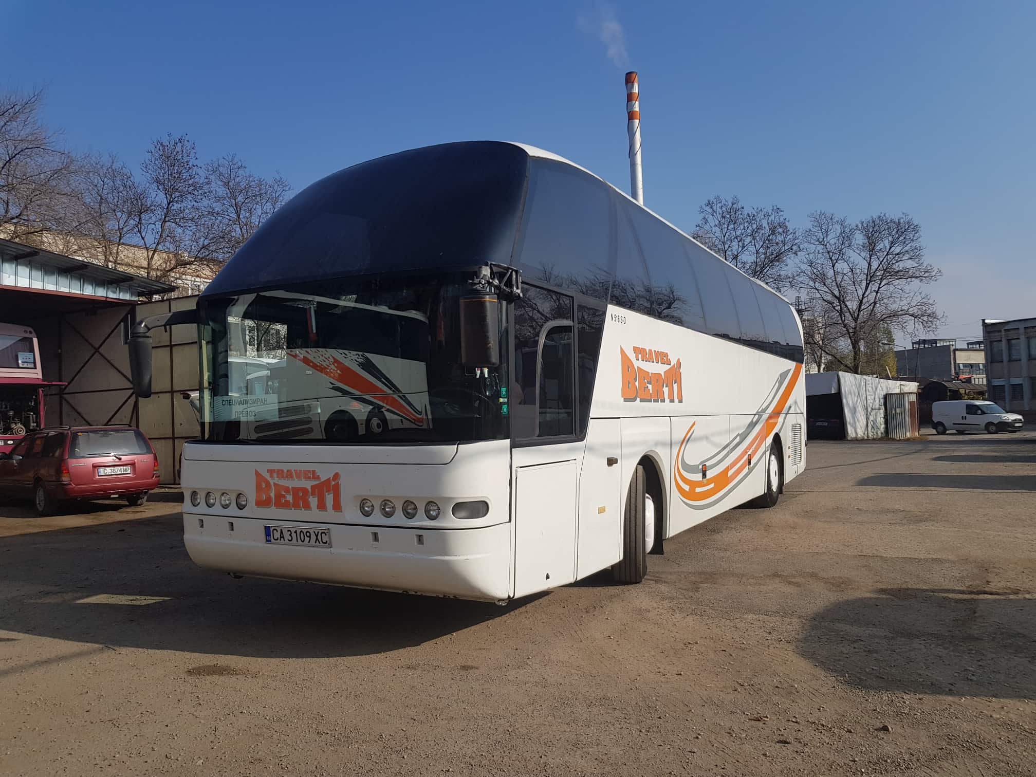 Автобус Неоплан, Места: 49+1+1